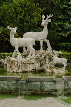 白鹿雕塑