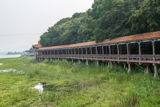 寺庙长廊