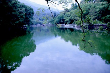 青山湖水