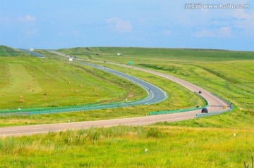 草原公路弯道