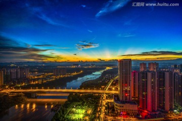 来宾市区红水河夜景