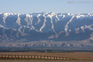 初雪 山脉