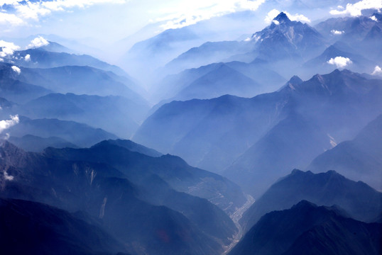 山峦叠嶂