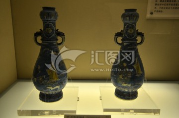 纹兽耳蒜头瓶