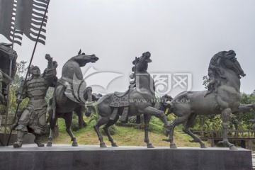 三国雕塑士兵与战马