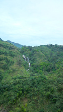 山林和溪水