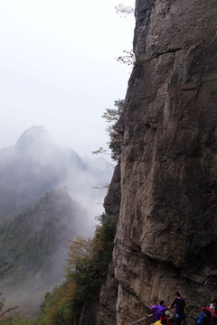 悬崖峭壁