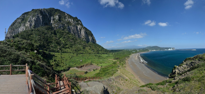 韩国济州岛山房山龙头海岸全景图