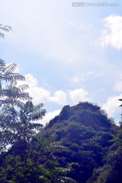 群山连绵