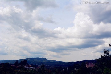 群山连绵