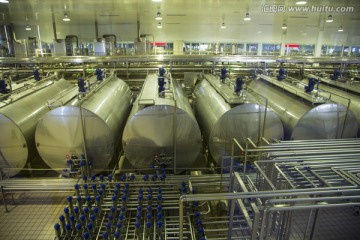 蒙牛乳业生产线