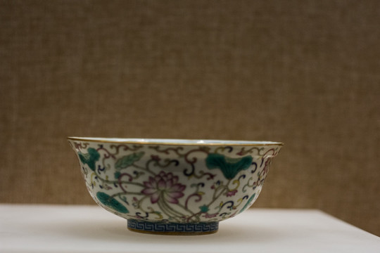 陶瓷花纹碗