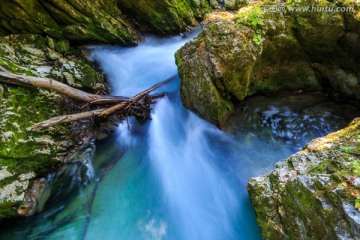 斯洛文尼亚河谷瀑布