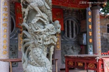 闽南妈祖庙雕龙石柱