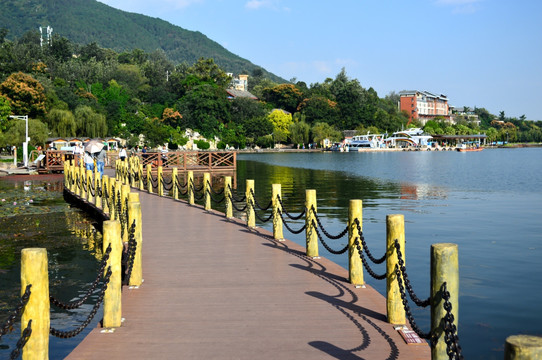 西昌邛海景区栅道