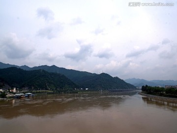 建德新安江两岸城市风光全景