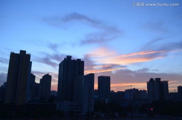 城市夕阳