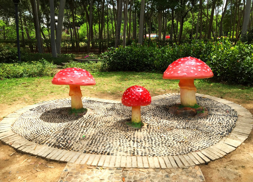 公园蘑菇雕塑