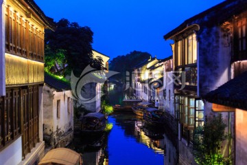 江南水乡苏州周庄古镇夜景