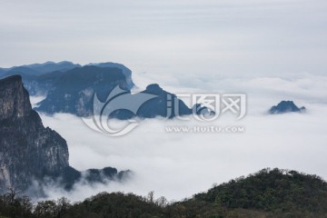 天门山云海