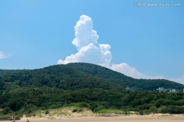 蓝天白云 沙滩