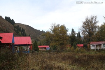 山林红顶屋