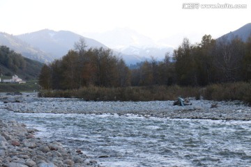 山涧清流