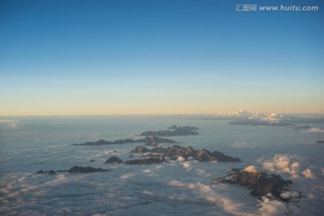 俯瞰贡嘎山云海 日出 暖调