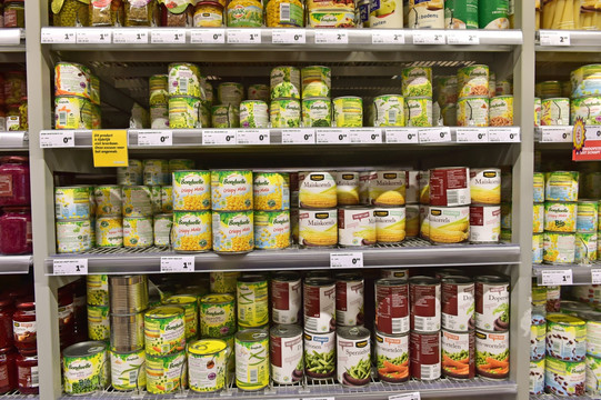 荷兰超市灌装食品包装