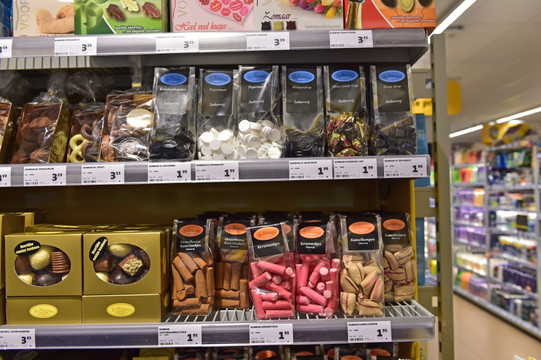 荷兰超市糖果包装展柜