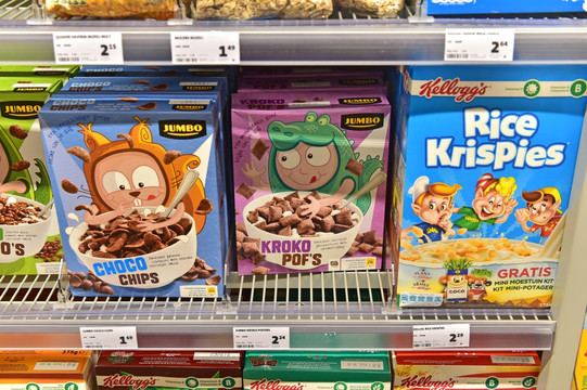 荷兰超市儿童食品展柜