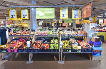 荷兰超市水果展区