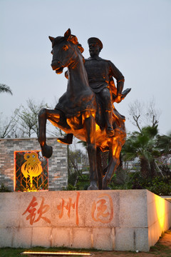 钦州园人物雕像