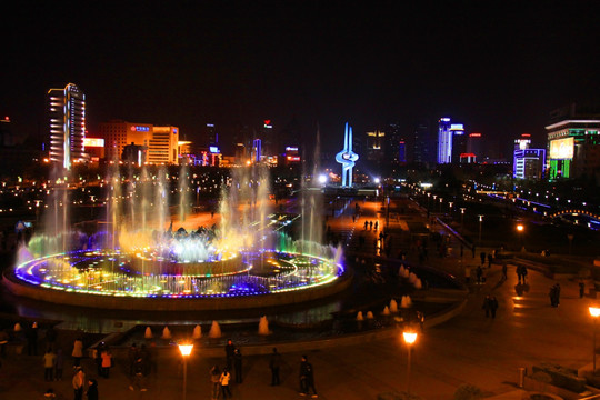 音乐喷泉 城市夜景