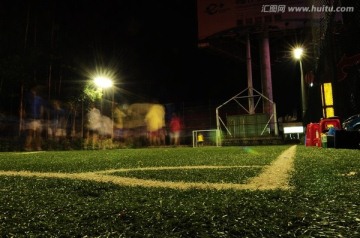 小足球场夜景