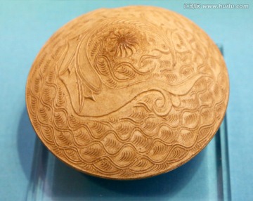宋代中和窑模印摩羯水波纹碗模