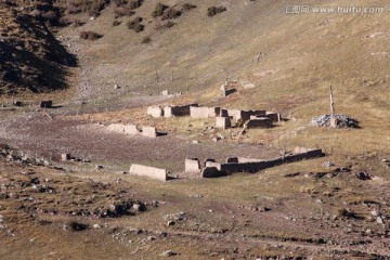 废弃的藏族牧民民居