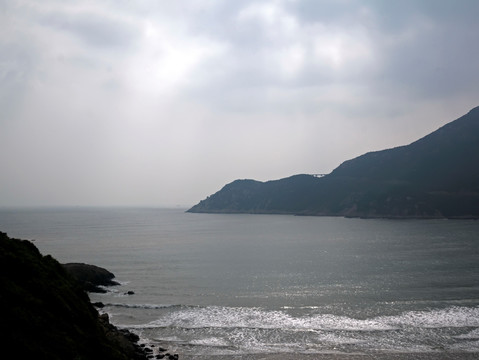 舟山朱家尖里沙景区阳光海浪