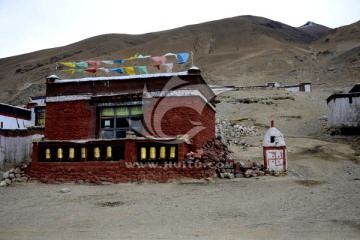 西藏风光 文部乡苯波教寺庙