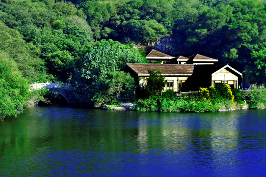 湖景木屋