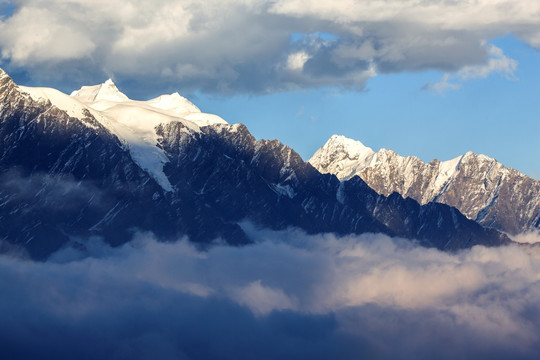 贡嘎雪山