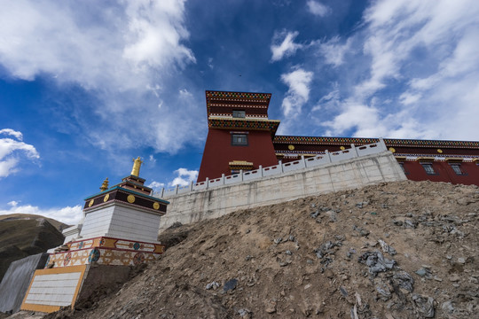 结古寺白塔 佛塔 震后重建