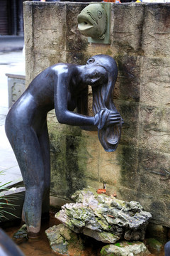 铜雕 浴女