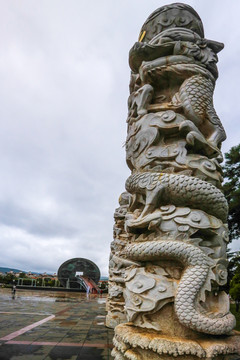 龙柱