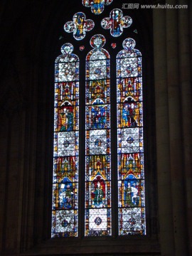 英国约克大教堂内的彩色玻璃窗