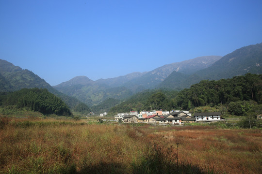 美丽的小山村