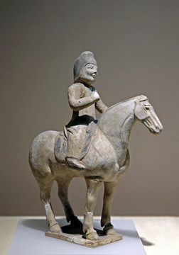 唐代画彩陶骑兵俑