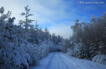 雾凇雪路奇观