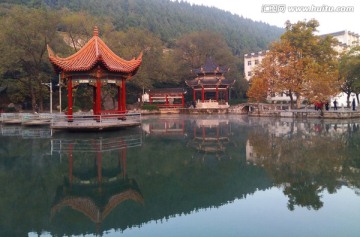 园林建筑 山水秋景