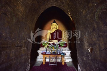 缅甸蒲甘 塔约派依寺佛像